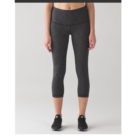 Lululemon Women's Wunder Under Hi-Rise Crop Leggings Size 4 EUC - Picture 1 of 7
